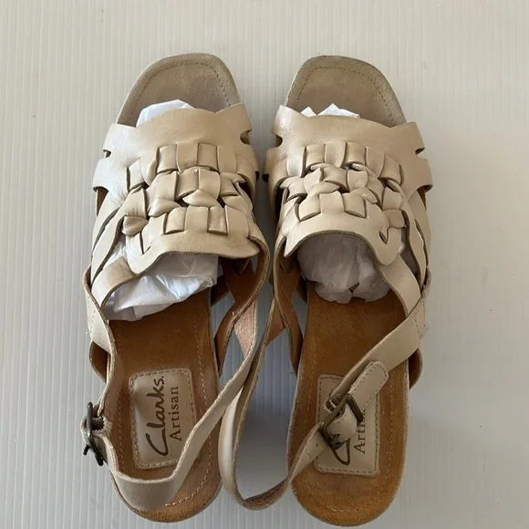 Clarks Artisans Tan Slingback Buckle Closure Stack Heeled Sandal Women’s 7 - Picture 2 of 9
